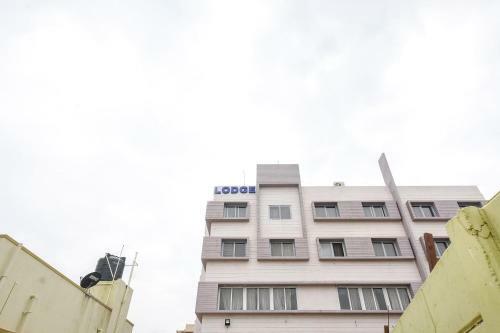 Oyo 9248 Hotel Shrinidhi