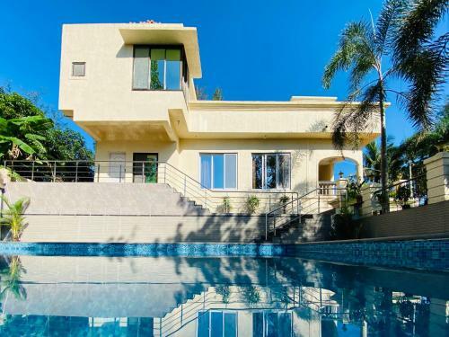 Villa Divine Roots Luxury Stay