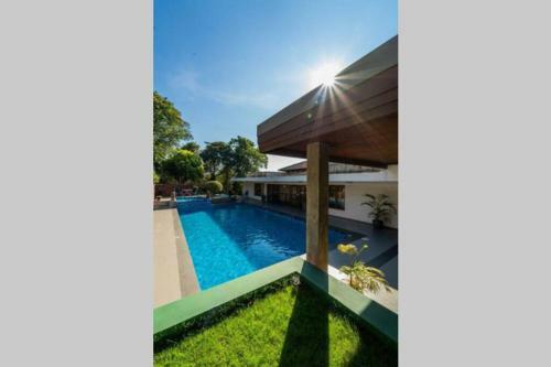 Villa Whitehouse By Hireavilla, Candolim