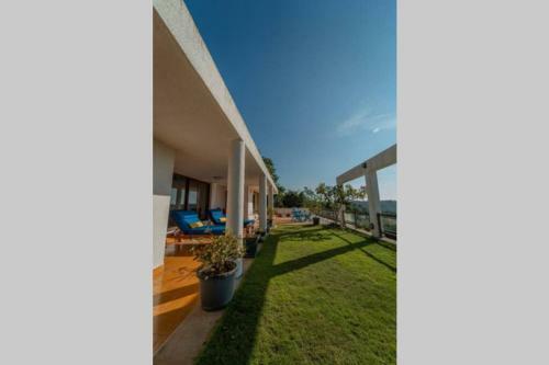 Villa Whitehouse By Hireavilla, Candolim