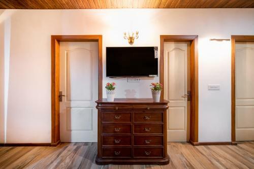 Mountain High, 2bhk Apartment Close To Mall Road