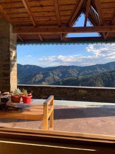 Lodge Aarish- Your Mountain Home !