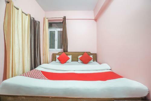Hotel Oyo Flagship 16561 Surya Holiday Home
