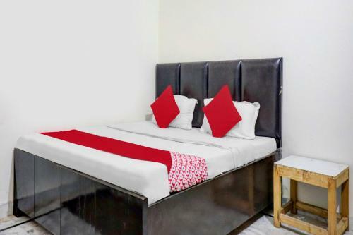 Oyo 82010 Good Hood Hotel