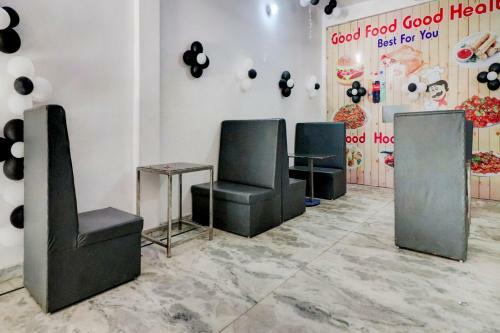 Oyo 82010 Good Hood Hotel