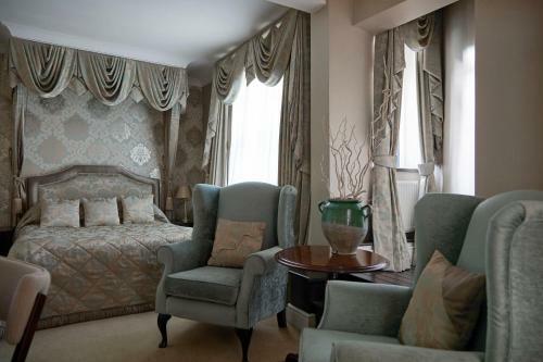 Hotel The Old Palace Lodge