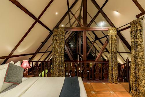 Villa Saffronstays Tudor Rose
