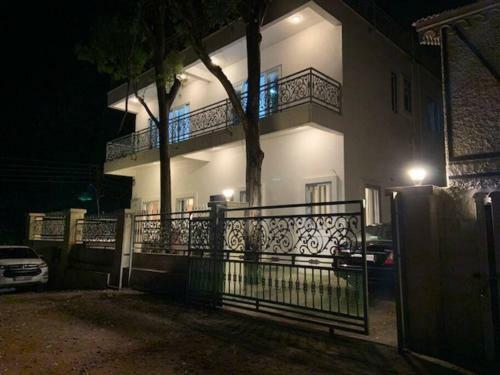 Serene Home, Exclusive Villa With Pool