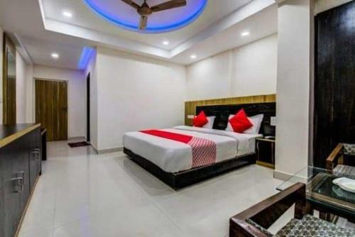 Hotel Petals Inn, Patna