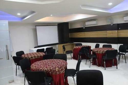 Hotel Petals Inn, Patna