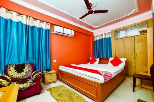 Hotel Oyo 71218 Rudra Homes