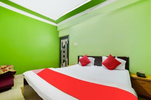 Hotel Oyo 71218 Rudra Homes