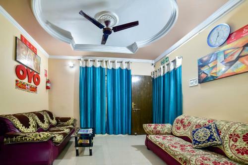 Hotel Oyo 71218 Rudra Homes