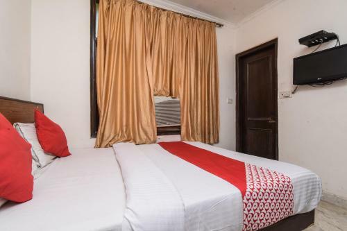 Hotel Oyo 22354 Pg Hospitality Inn