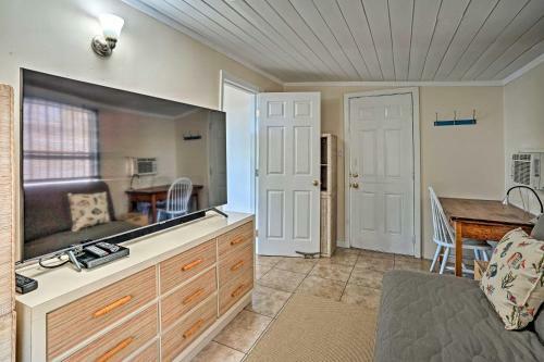 Matlacha Home With Boat Mooring And Gulf Access!