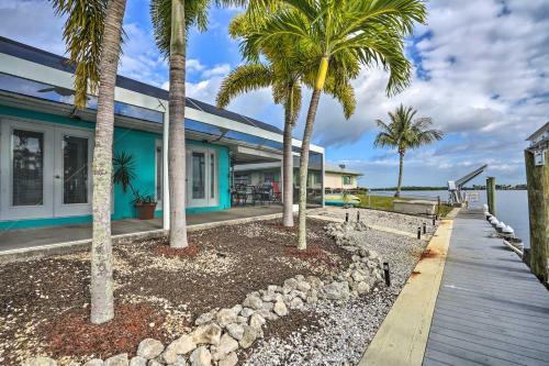 Waterfront Matlacha Home With Hot Tub And Grill!