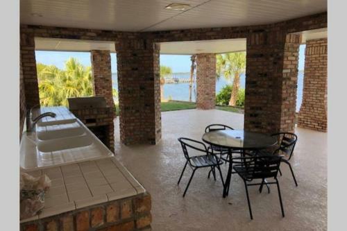 Villa Pineda Palms Estate, 4 Br For 13 Guests