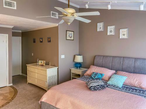 Apartamento Waterfront Home, Short Walk To Beach, Deck/balcony