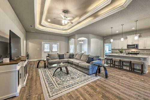 Upscale Navarre Retreat With Fully Fenced Yard!