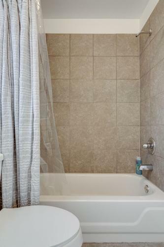 New Cute & Private Studio Apartment In Navarre