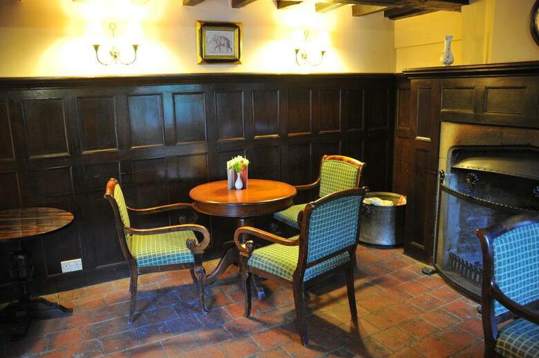 Deans Place Hotel