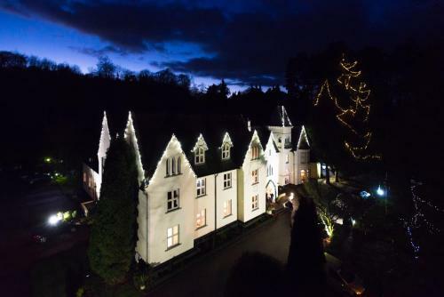 Glen-yr-afon House Hotel