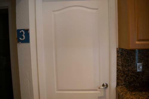 K - Cozy Room With Private Entrance (apt 3)