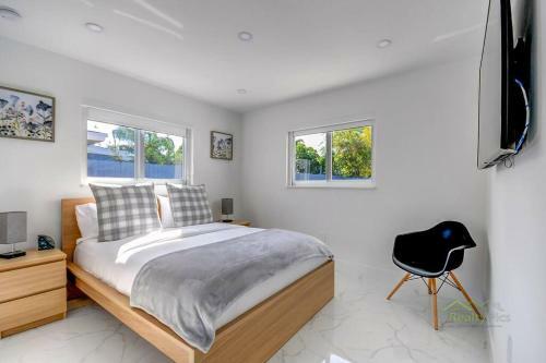Modern Home*heated Pool, Basketball And Mini Golf