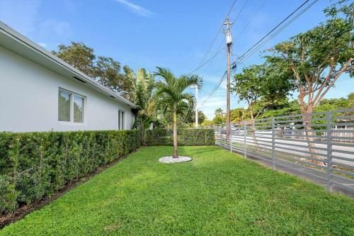 Modern Design District 4 Bed 2 Bath Gated Home