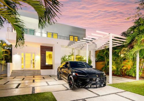 Luxurious Exotic 4b4b Villa In Downtown Miami