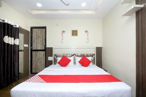 Oyo 27933 Hotel Green Valley