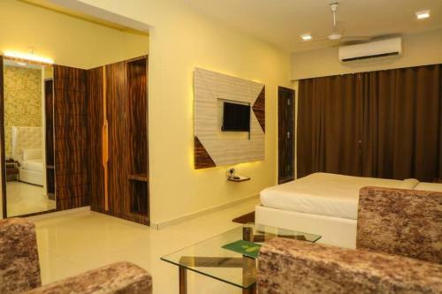 Hotel Golden - I