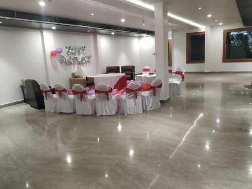 Hotel Global Inn Gold Lucknow