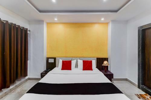 Capital O 5970 Hotel Balaji Central