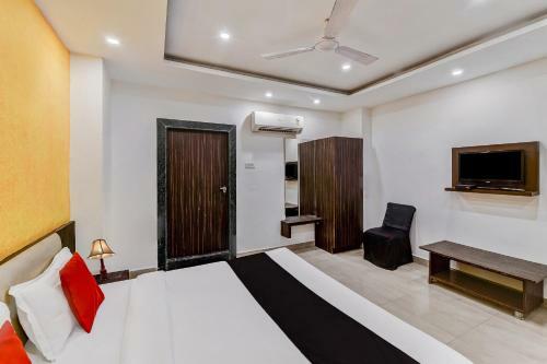 Capital O 5970 Hotel Balaji Central