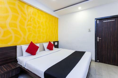 Capital O 5970 Hotel Balaji Central