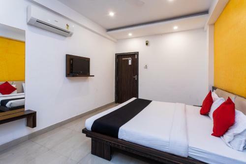 Capital O 5970 Hotel Balaji Central