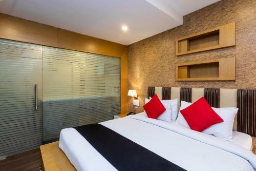 Capital O 5970 Hotel Balaji Central