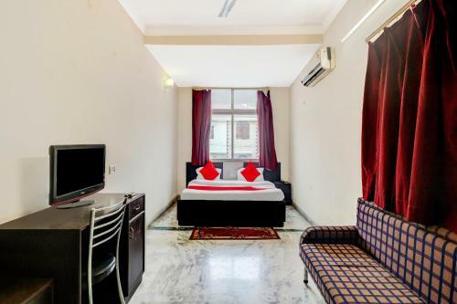 Hotel Oyo 81106 Safari Residencia