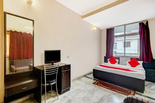 Hotel Oyo 81106 Safari Residencia