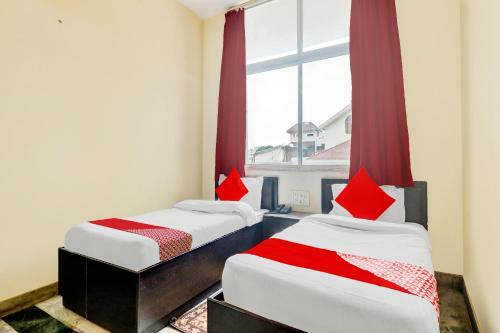 Hotel Oyo 81106 Safari Residencia