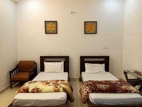 Hotel Hindupura Residency