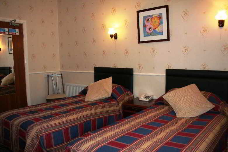 Hostal The York House Hotel