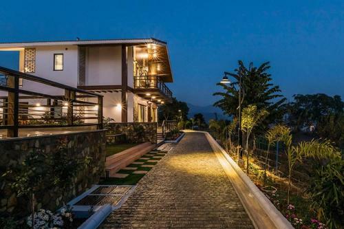 A Majestic Luxurious Rajasi Villa Overlooking The Ganges