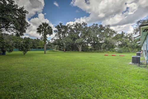 Charming Palatka Apartment - Pets Welcome!