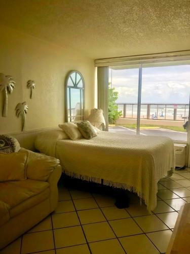 Ocean Waves - Ocean Front At Symphony Beach Club!