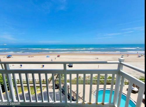 Beachfront Bliss - Suite At Symphony Beach Club