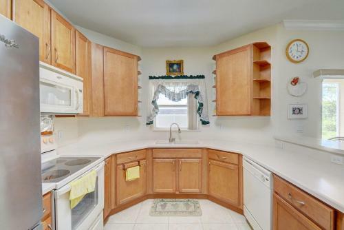 Huge Home!! Pool Table Near Stadium & Beach