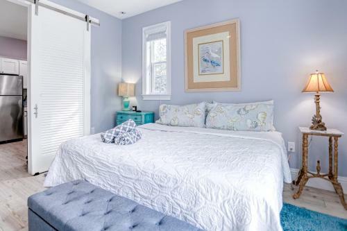Genny's Dock With Truman's Suite