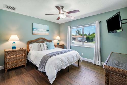 Steps To Beach! Luxe Stay/chef's Kitchen, Bbq & Lanai